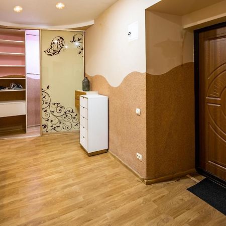 The Main Square! 2 Separated Bedrooms, Balcony Lviv Eksteriør billede